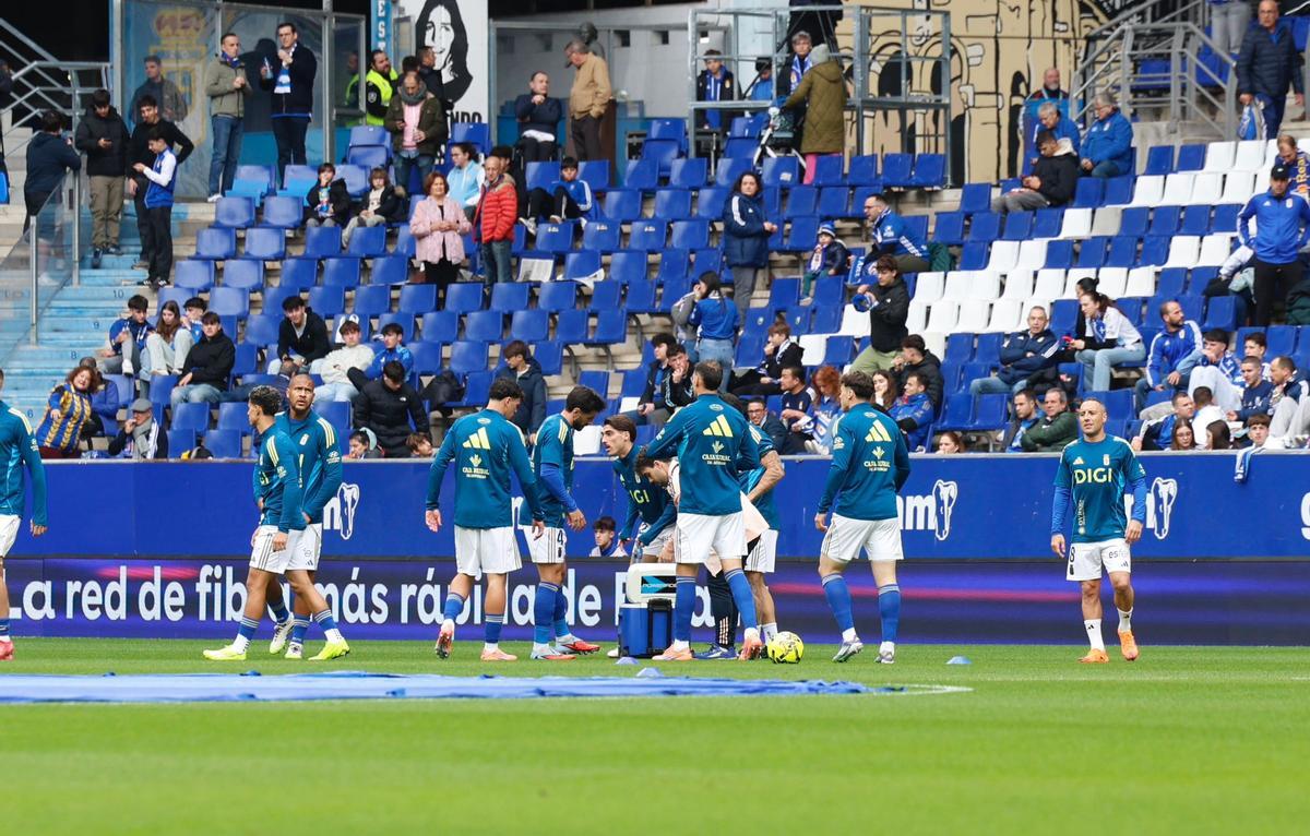 Las imágenes del partido entre el Real Oviedo y el Rayo Vallecano en el ...