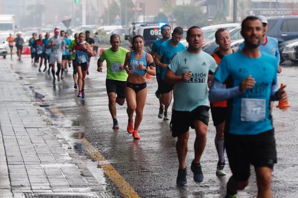 Pequeños y mayores disfrutaron en el entorno del estadio de Balaídos de una de las carreras populares más queridas del calendario vigués.