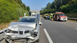 Dos heridos tras colisionar tres turismos en Bergondo