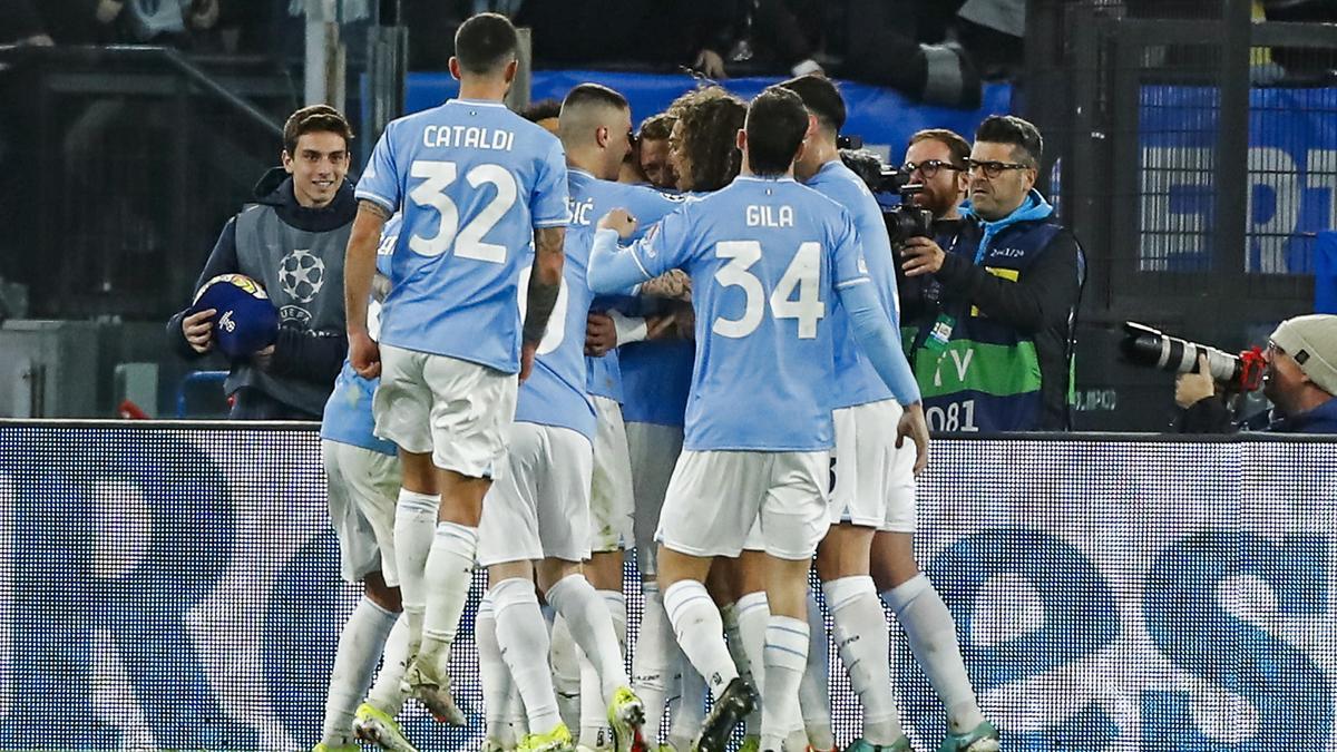 Resumen, goles y highlights de la Lazio 1 - 0 Bayern Munich del partido de ida de los octavos de final de la Champions League