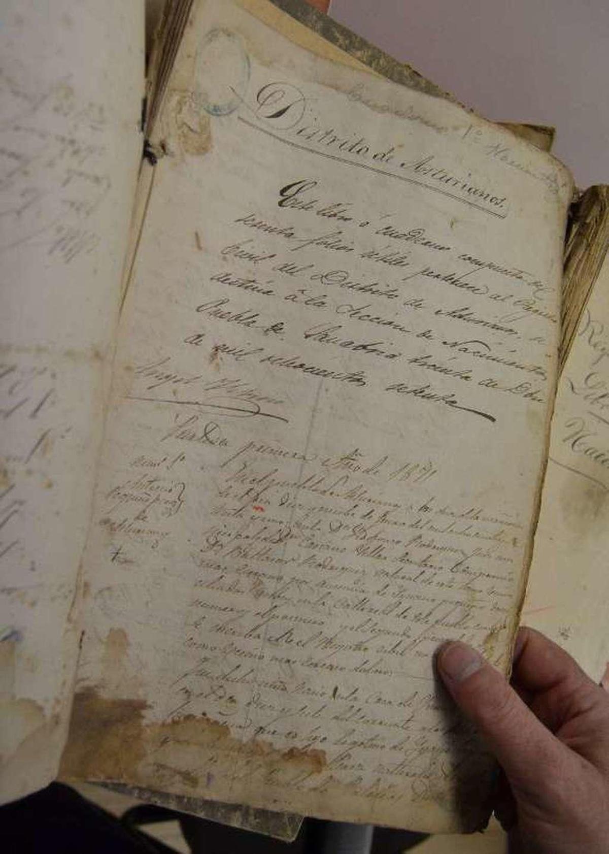 Asturianos: la historia se escribe legajo a legajo