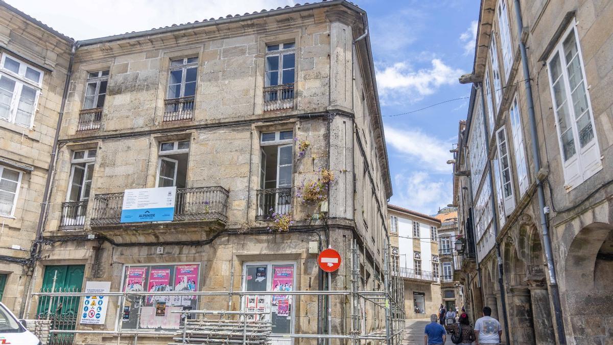 Este lunes comienzan las obras del emblemático edificio del Casco Histórico compostelano