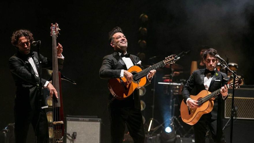 &quot;Café Quijano&quot;, en un momento del concierto de ayer en el Auditorio.