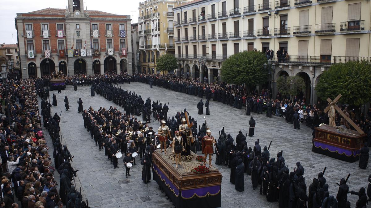 Procesión de Jesús Nazareno en la mañana del Viernes Santo