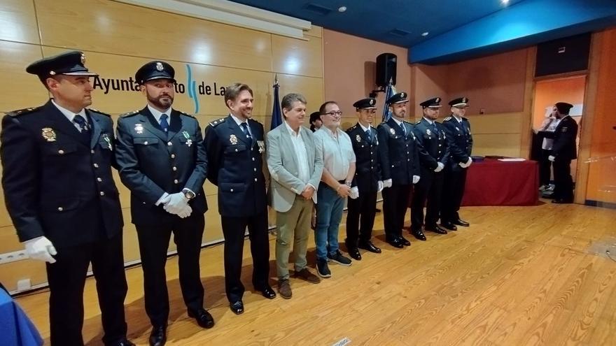 La Policía da por  &quot;controlado&quot; el repunte de robos en viviendas pero mantendrá el refuerzo de la vigilancia en los barrios de Langreo