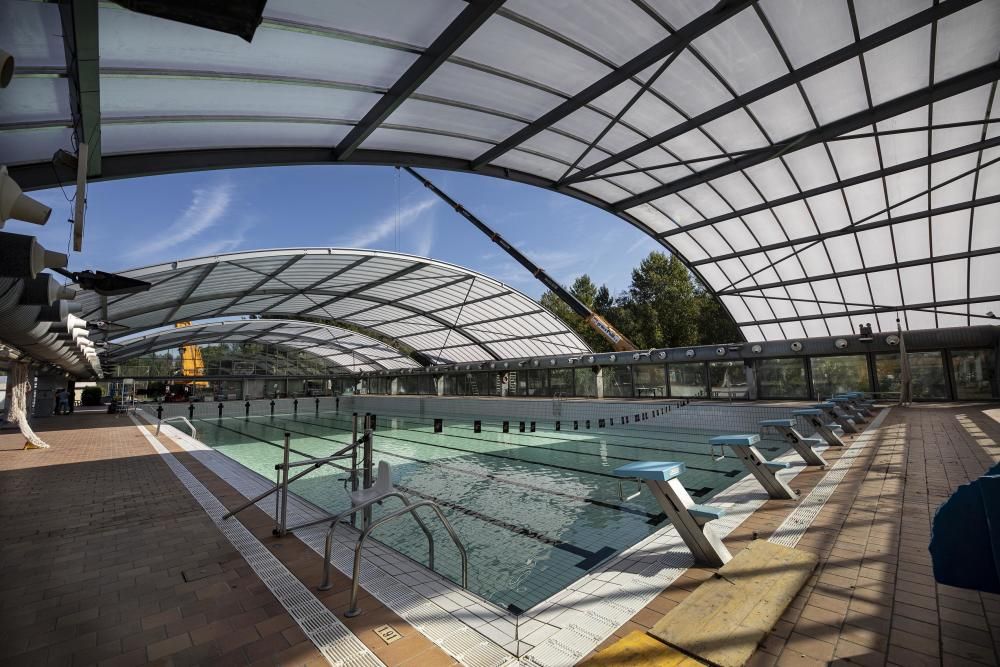 El GEiEG instal·la la nova cúpula de la piscina de 50 metres al complex de Sant Ponç de Girona