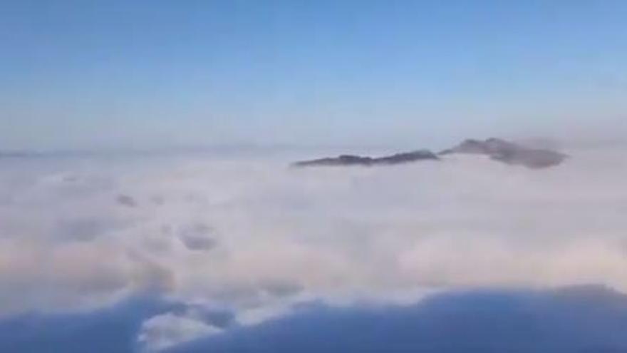 El &quot;mar de nubes&quot; era visible desde la Sierra de Callosa