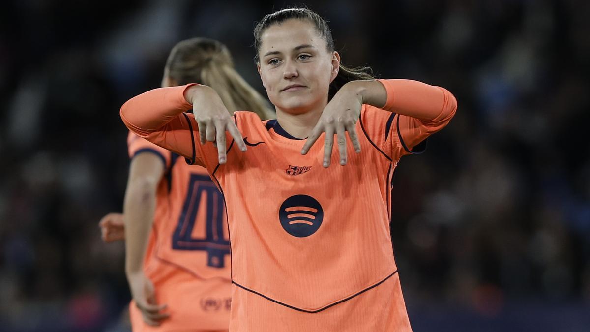 Claudia Pina celebra su gol de penalti ante el Levante.