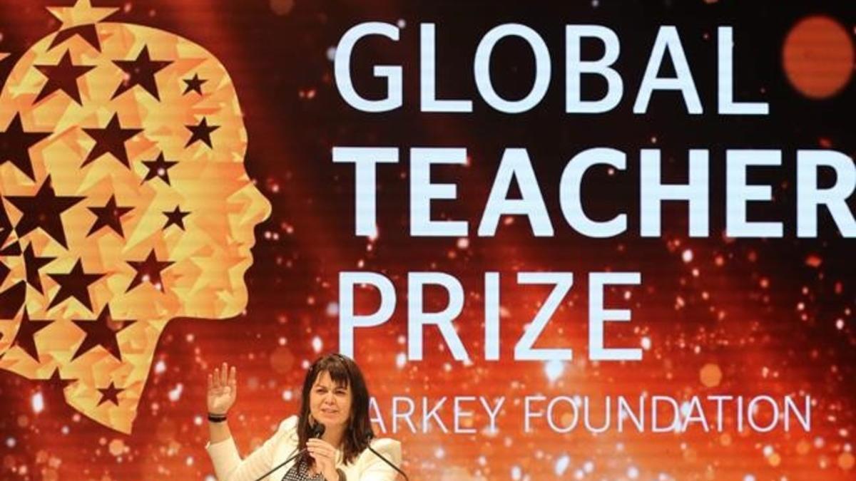 undefined37738260 canadian teacher maggie macdonnell delivers a speech after r170319184713