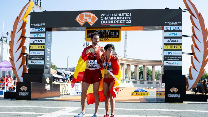 María Pérez y Álvaro Martín entran en la historia del atletismo con otros dos oros en marcha
