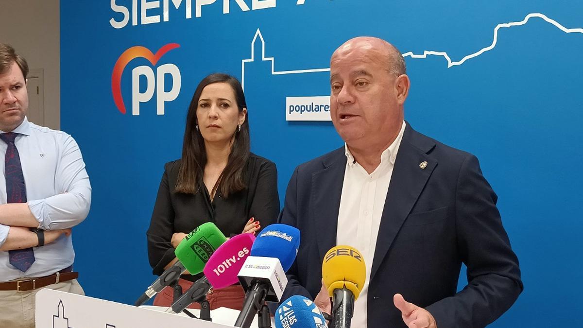 Rueda de prensa del alcade de Antequera, Manuel Barón