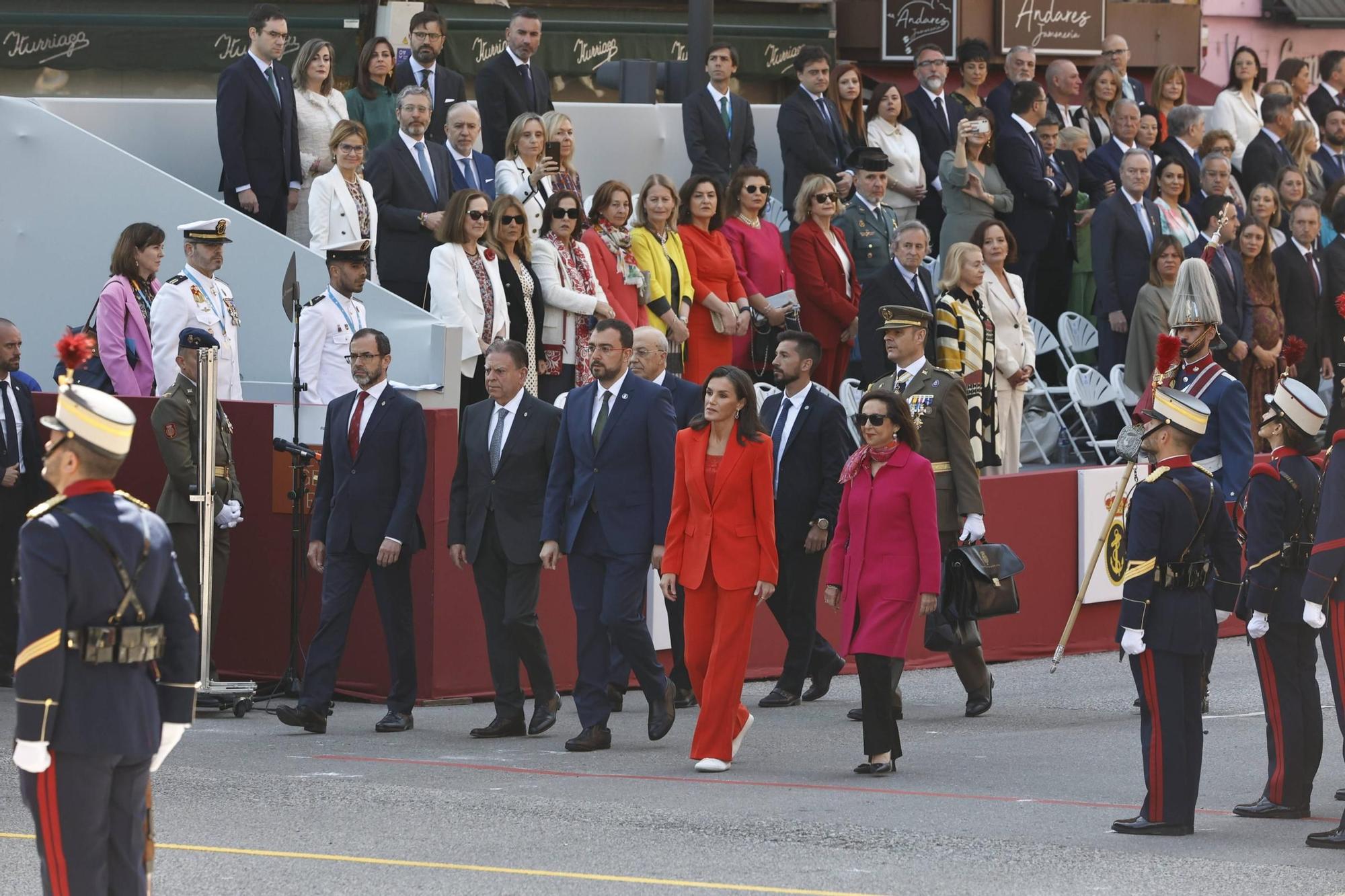 EN IMÁGENES: Así fue el multitudinario desfile en Oviedo por el Día de las Fuerzas Armadas