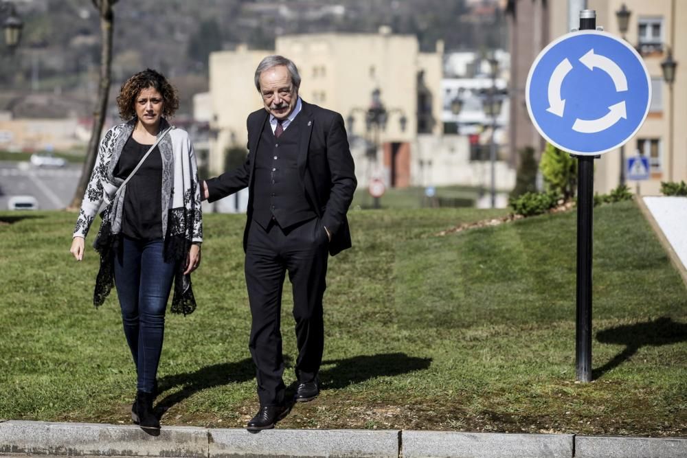 Inauguración de una nueva rotonda en honor al Oviedo Moderno