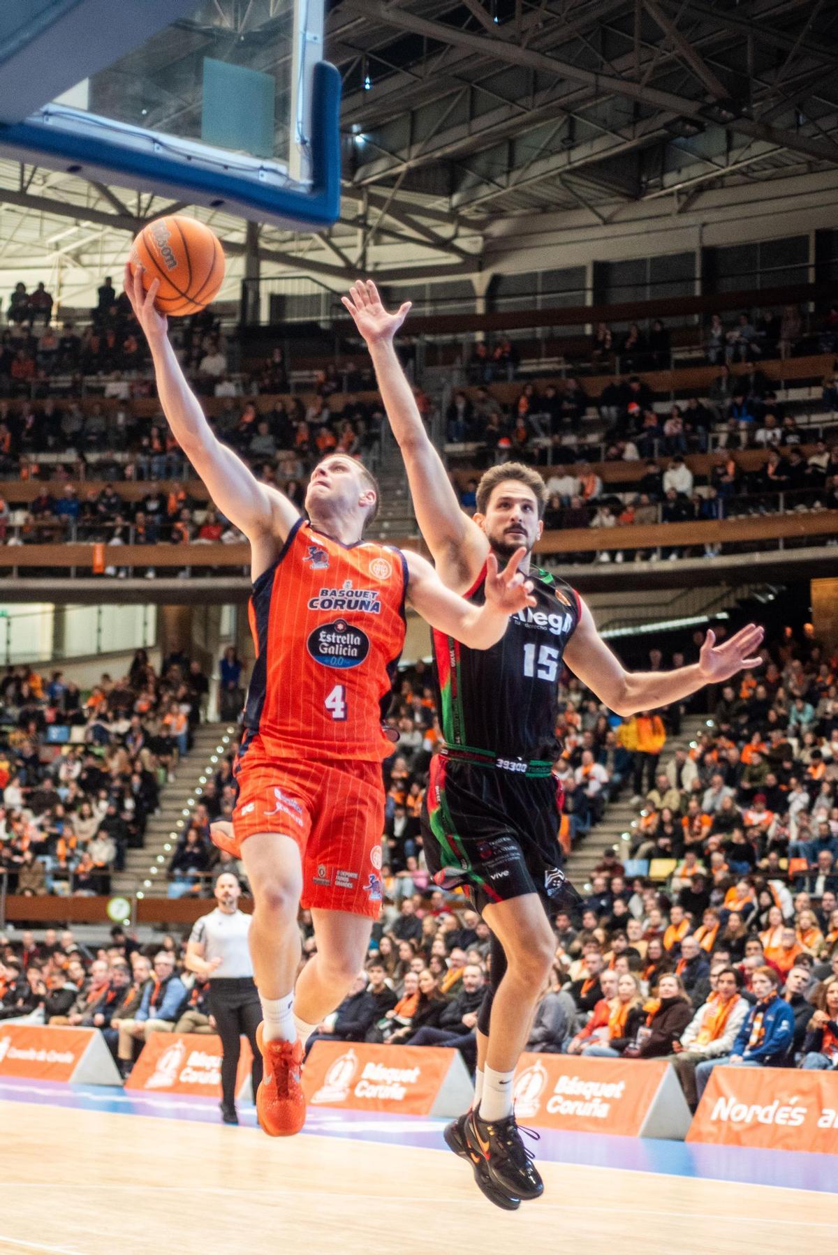 El Leyma arrolla al Cantabria (102 - 67)