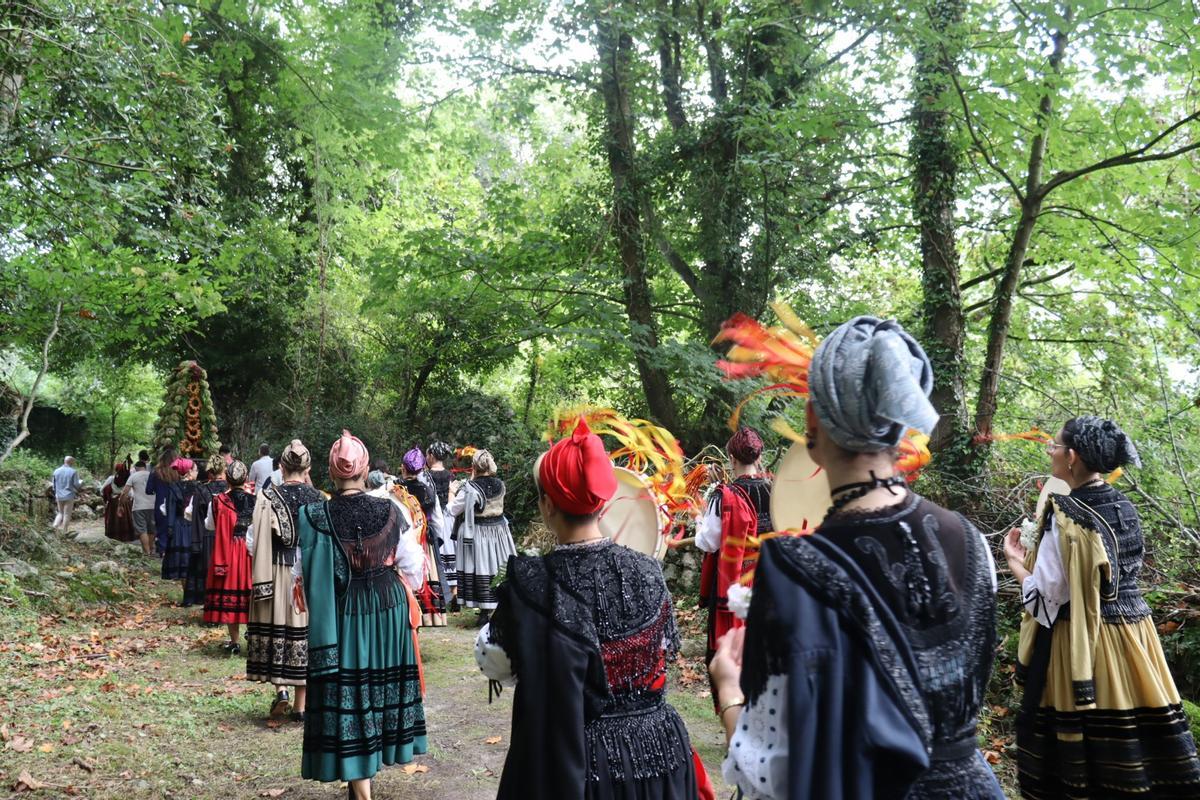 Procesión de las fiestas de Meluerda.