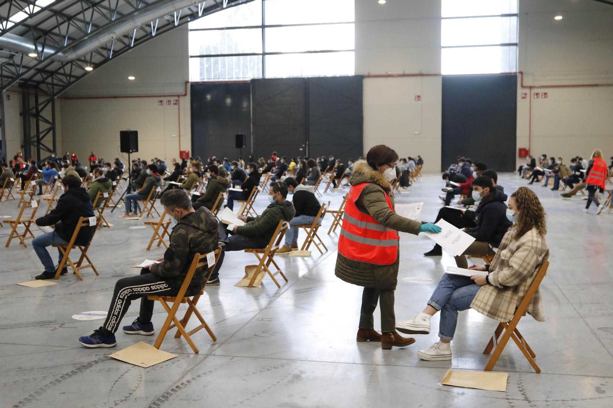 Los futuros bomberos de Vigo pasan a examen