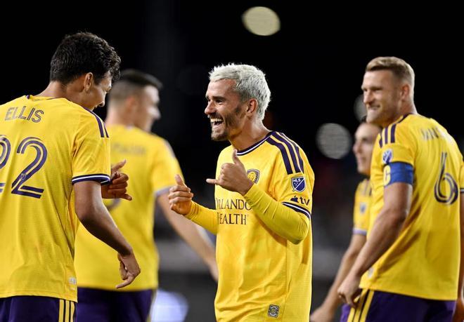 Luis Suárez amarga el debut de Lewandowski en la MLS y Griezmann se estrena con gol