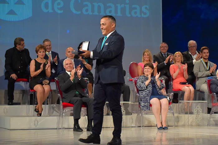 Acto institucional del Día de Canarias. Entrega ...