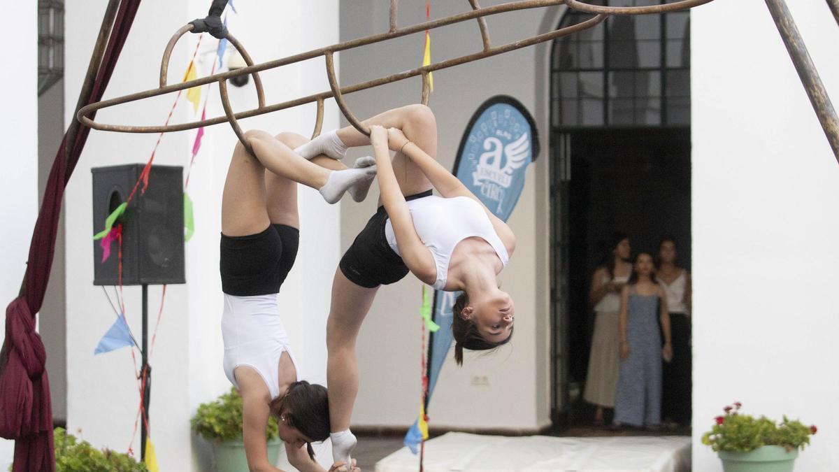 Inauguración del circo Volantino en el Palacio de la Merced.