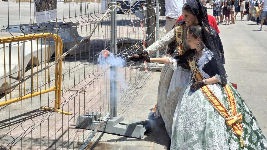Las reinas de les Fogueres encienden la traca final en Xàbia