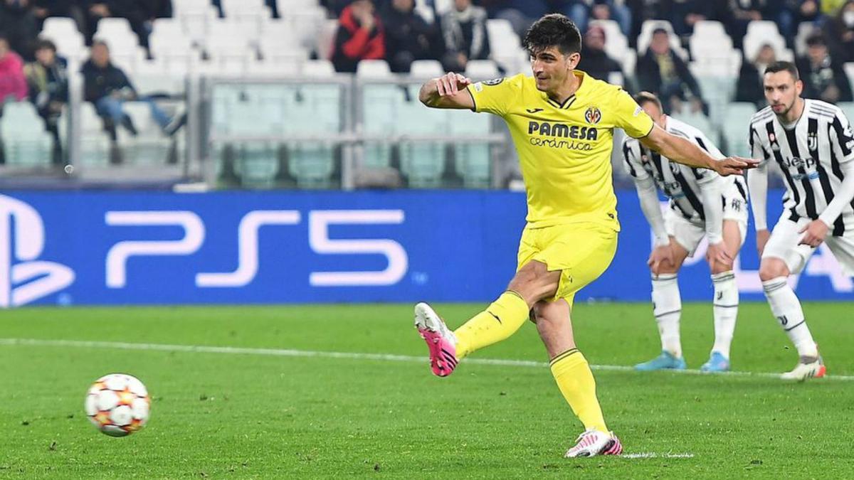 Gerard Moreno en el moment de fer el primer gol. | EFE