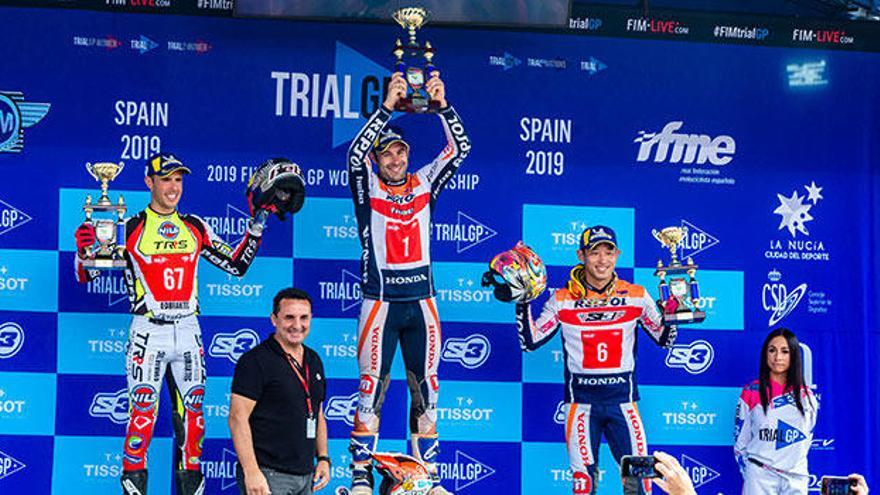 Imagen de los ganadores del Campeonato del Mundo TrialGP 2019 en el podium.