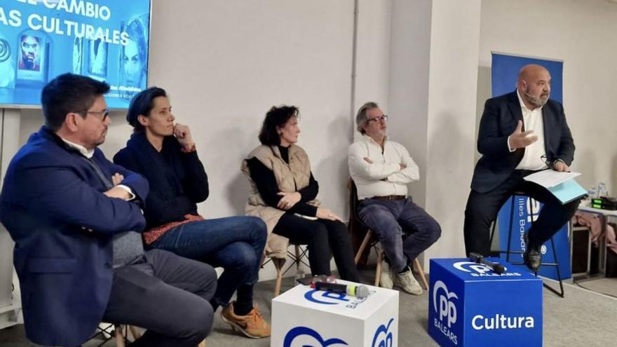 Martínez promete implantar una feria internacional de arte en Palma