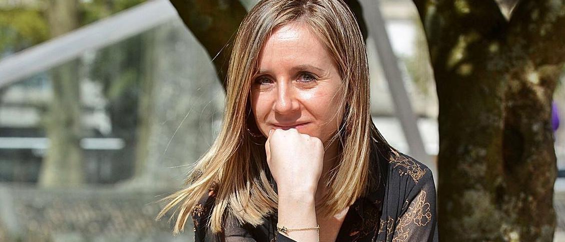 Susana Pedreira en el exterior del Pazo Provincial. | // RAFA VÁZQUEZ