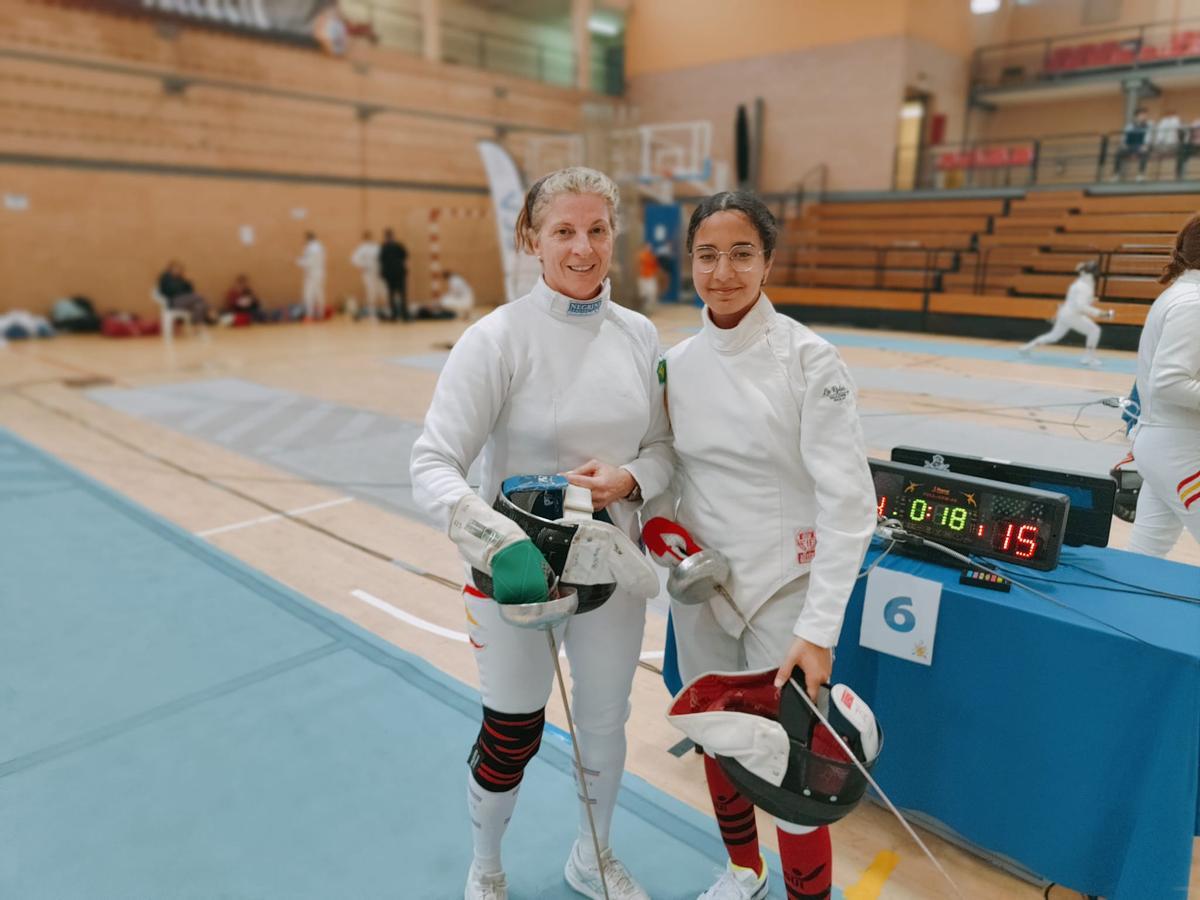 Mariam con  la campeona del mundo Cristina de Vargas.