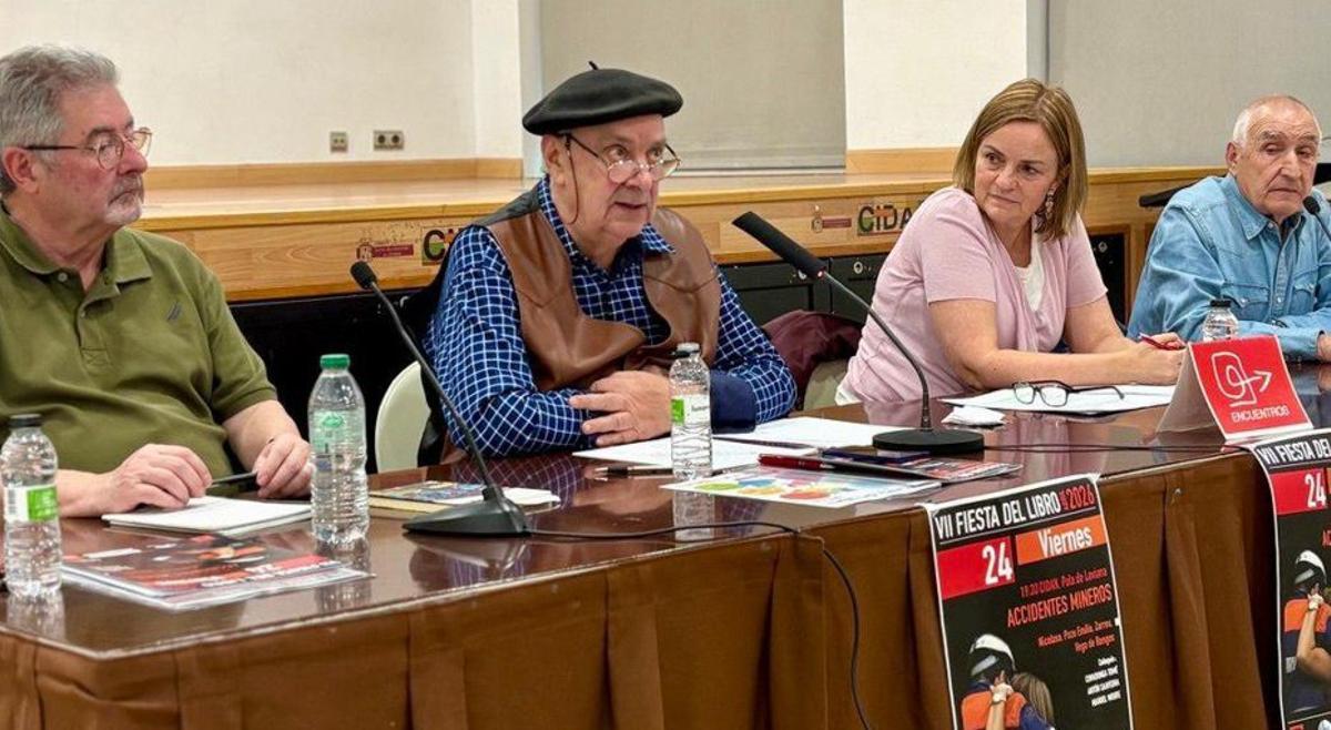 Miguel Fernández, Antón Saavedra. Covadonga Tomé y Manuel Moure. |