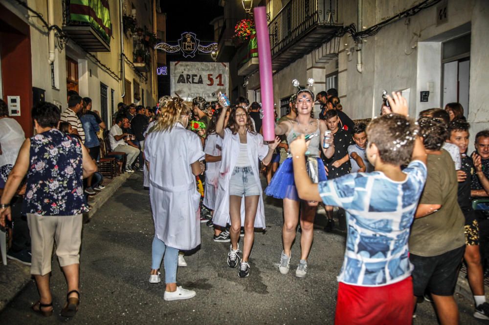 Desfile de la Nit de l'Olla de Benilloba.