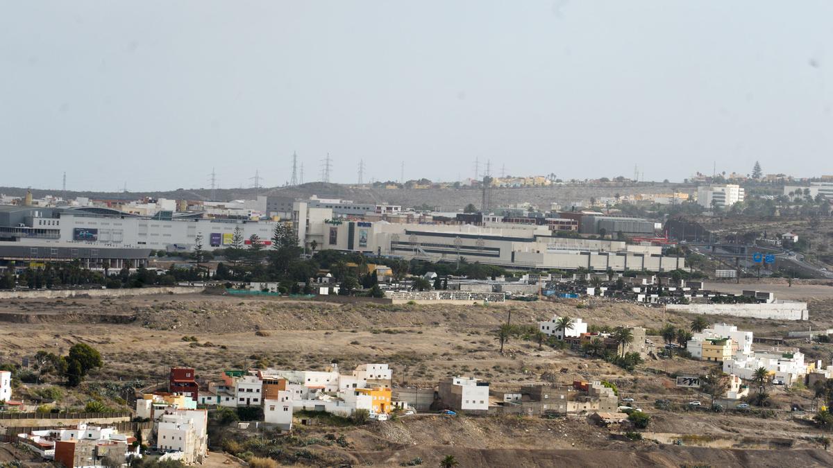 Vista general del cementerio de San Lázaro y los terrenos afectados por el cambio del PGO.