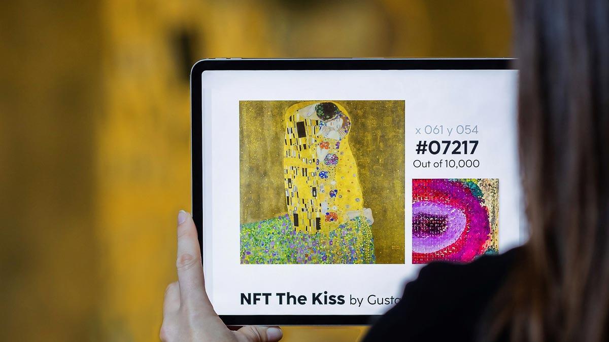 'El beso' de Klimt, vendido 'a trozos' en forma de exclusivos vales digitales