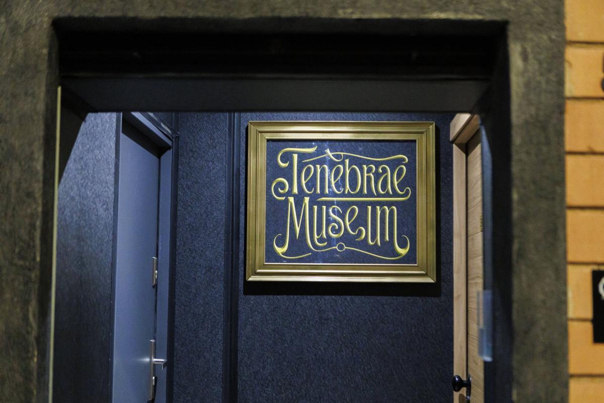 Imatges de la nau on hi ha La isla de las muñecas i s'obrirà pròximament Museu W i Cindy, la habitación