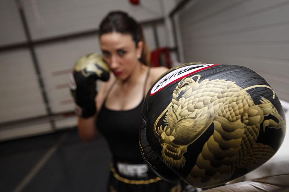 Guardia Civil y campeona mundial de Muay Thai