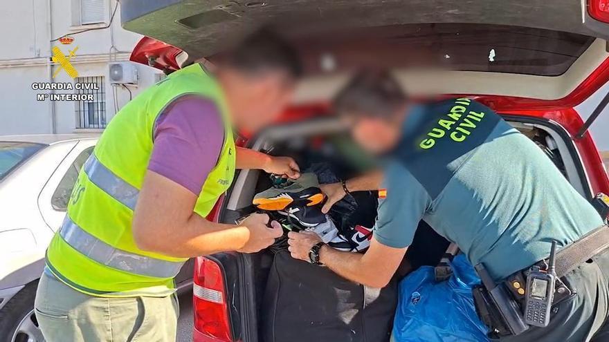 21 personas investigadas por tratar de vender falsificaciones en un mercadillo en Benaguasil