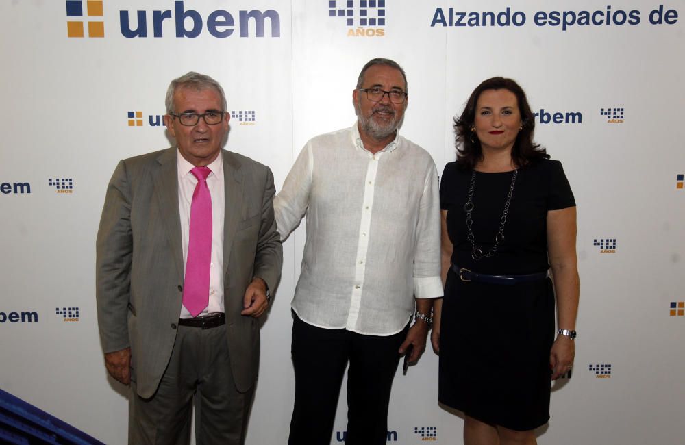 Algunos de los asistentes al 40º aniversario de Urbem.