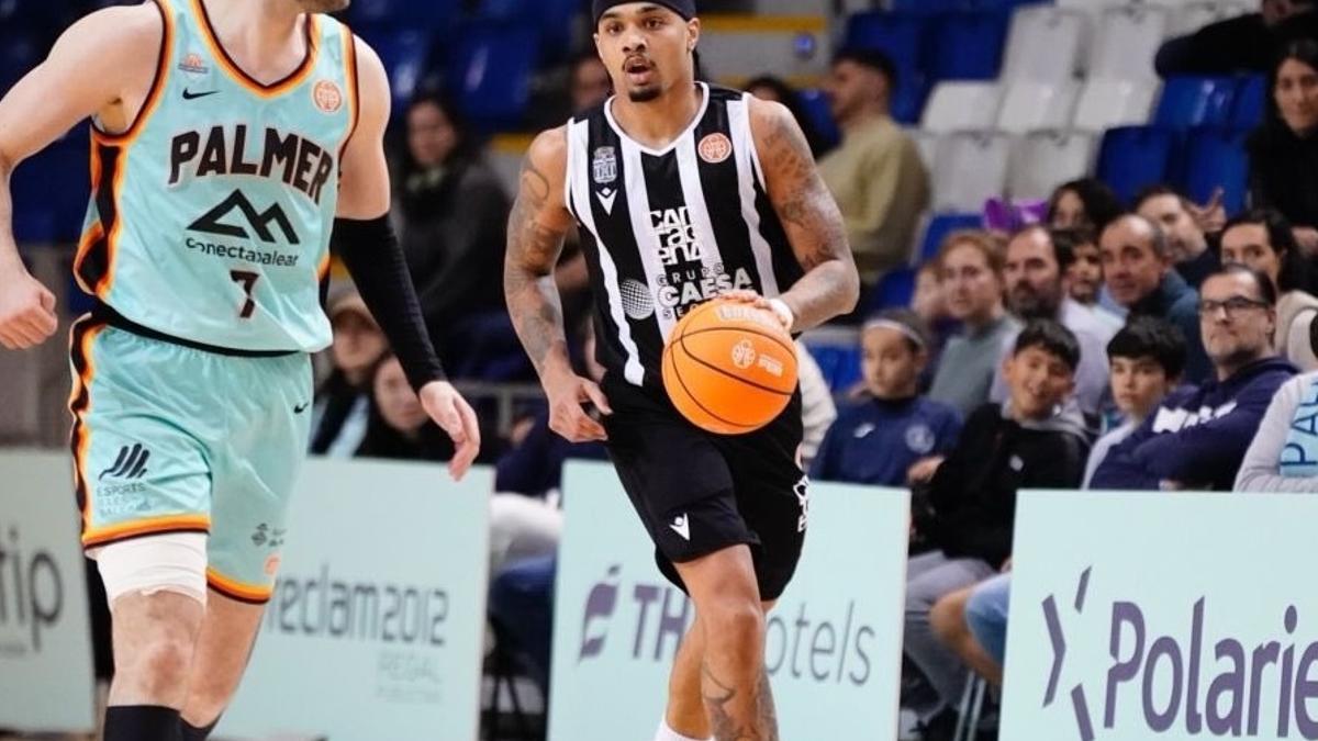 Jordan Davis, del Caesa Cartagena, durante un encuentro