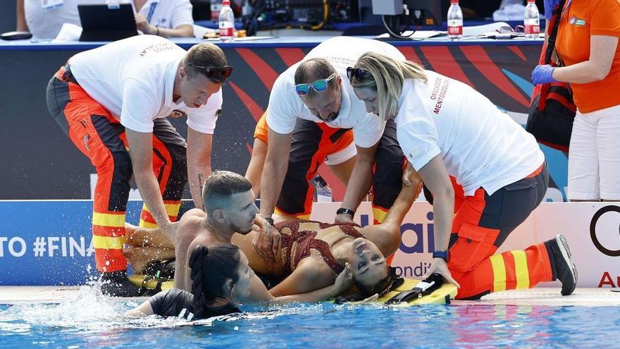 Ensurt al Mundial de natació: Andrea Fuentes salva una nedadora desmaiada a la piscina