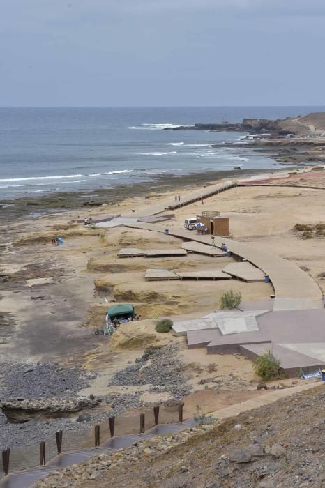 Cerrada la playa de El Confital por un vertido fecal