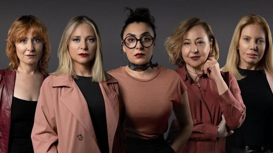 De izq., a dcha., Nathalie Poza, Pilar Castro, Candela Peña, Carmen Machi y Cecilia Roth, protagonistas de ‘Furia’.