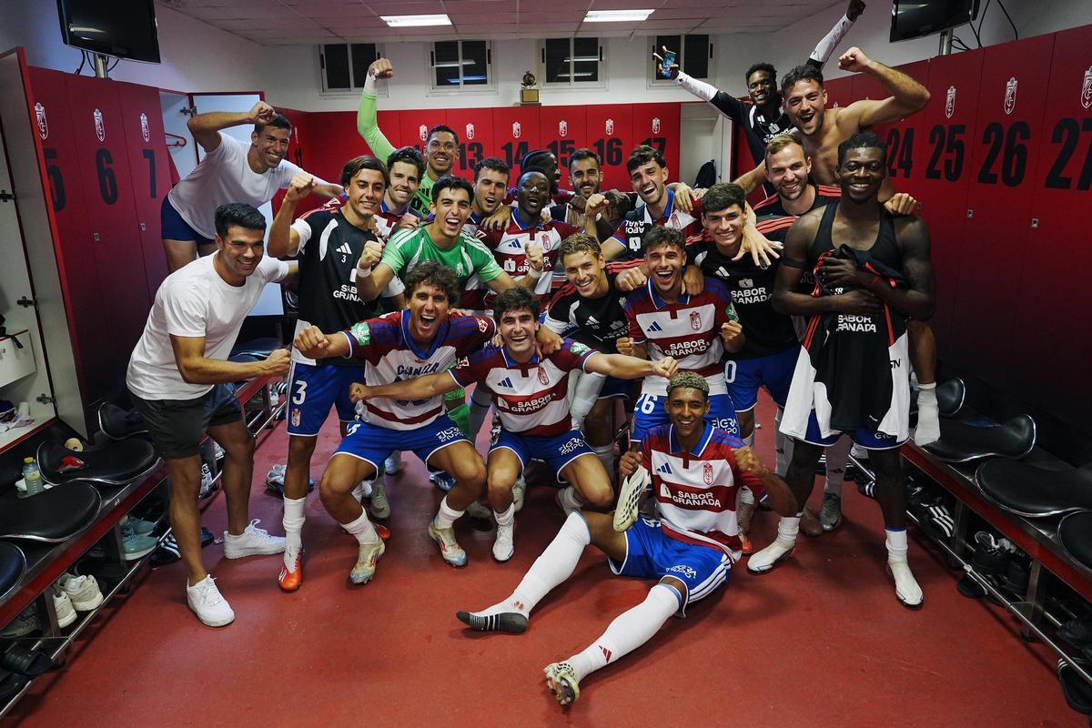 El Granada CF celebra la victoria contra el Mallorca.