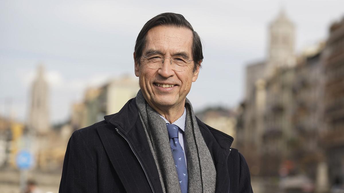 El doctor Mario Alonso Puig, en una sesión fotográfica para El Periódico.