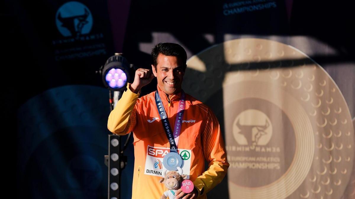 Miguel Ángel López Nicolás, en el podio del Europeo de Birmingham