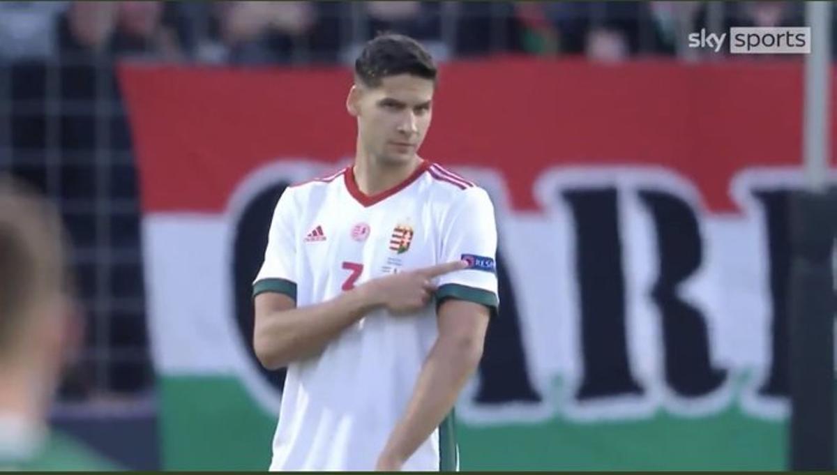Eurocopa 2021 Irlanda s’indigna amb els aficionats hongaresos que van esbroncar el seu gest antiracista Eurocopa 2021 Irlanda s’indigna amb els aficionats hongaresos que van esbroncar el seu gest antiracista