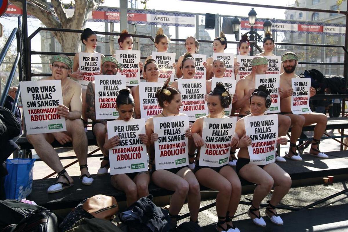 Manifestación y performance antitaurina en Valencia