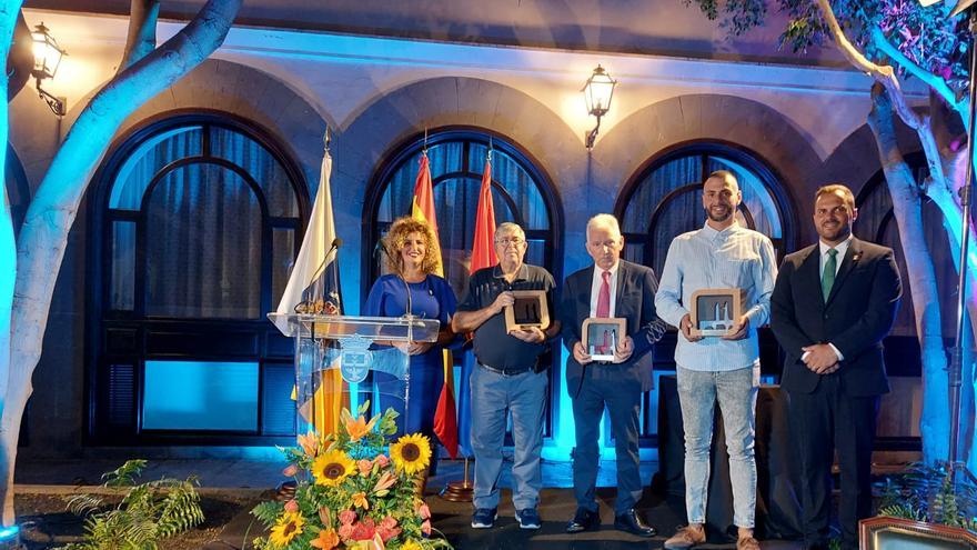 El árbitro internacional Alejandro Hernández agradece el reconocimiento de Arrecife por su Premio de Turismo