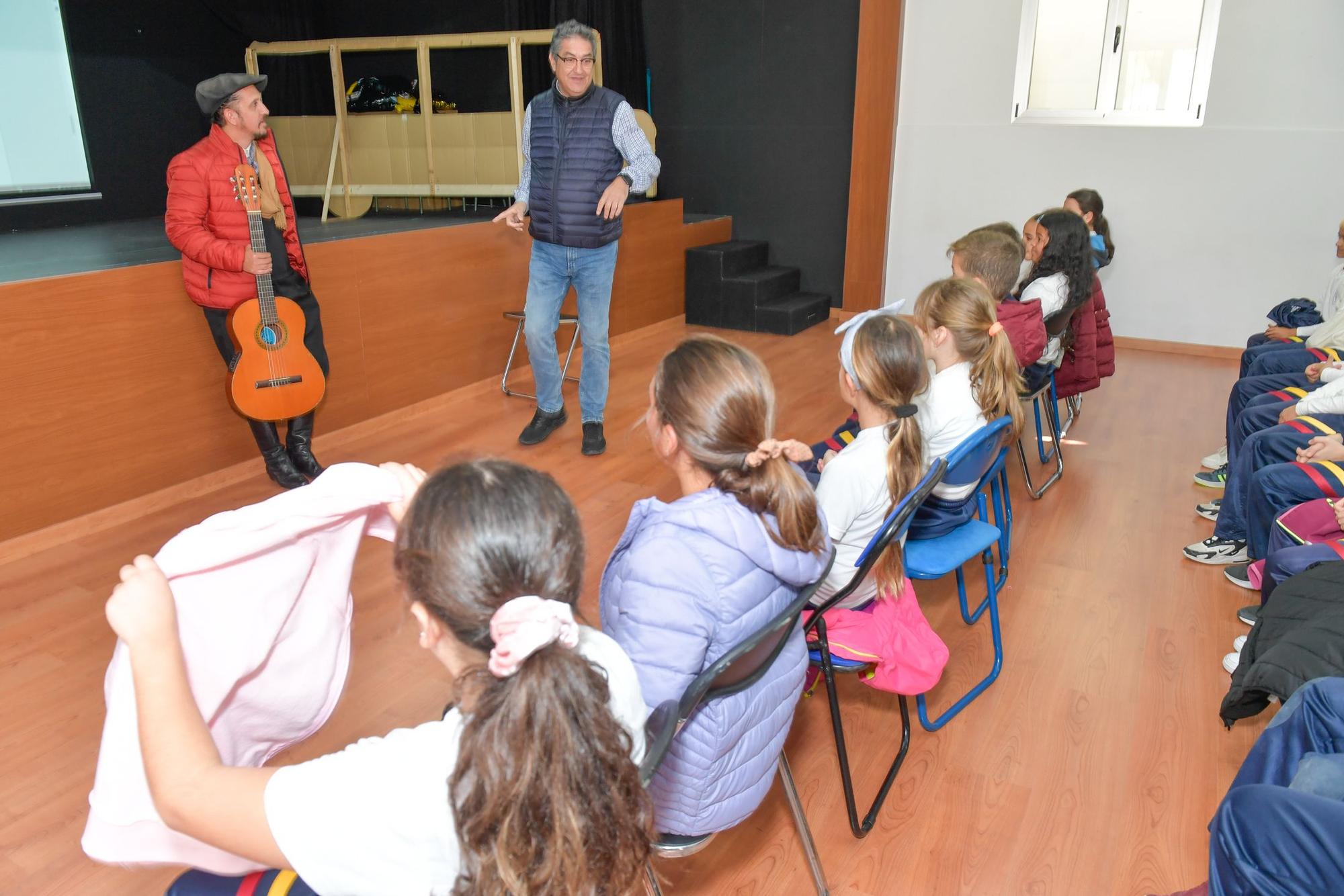 La Escuela de Verseadores de Ingenio enseña a los escolares del colegio Doctor Espino Sánchez
