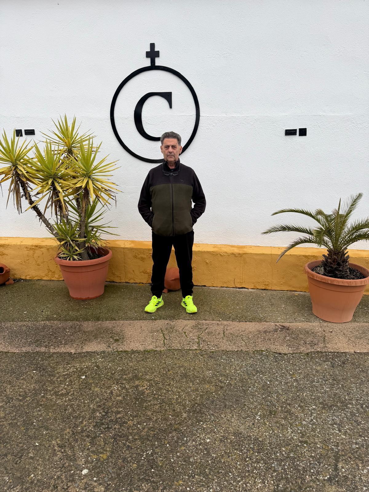 Javier Cebrián, dueño de la panadería Los Pollos.