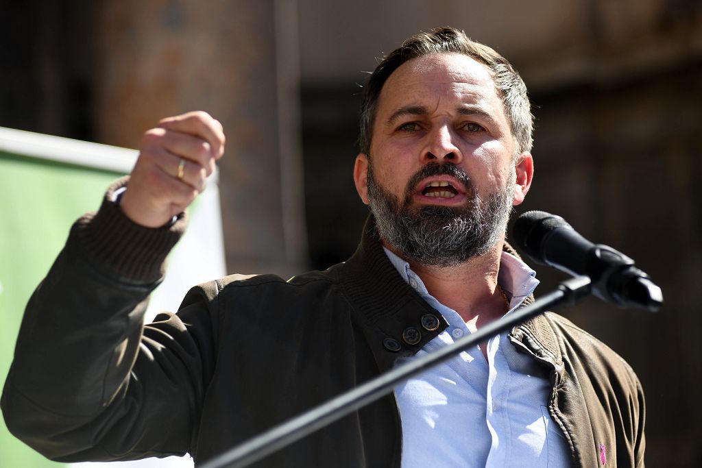 La plaza de la Catedral de Murcia se abarrota para recibir a Abascal